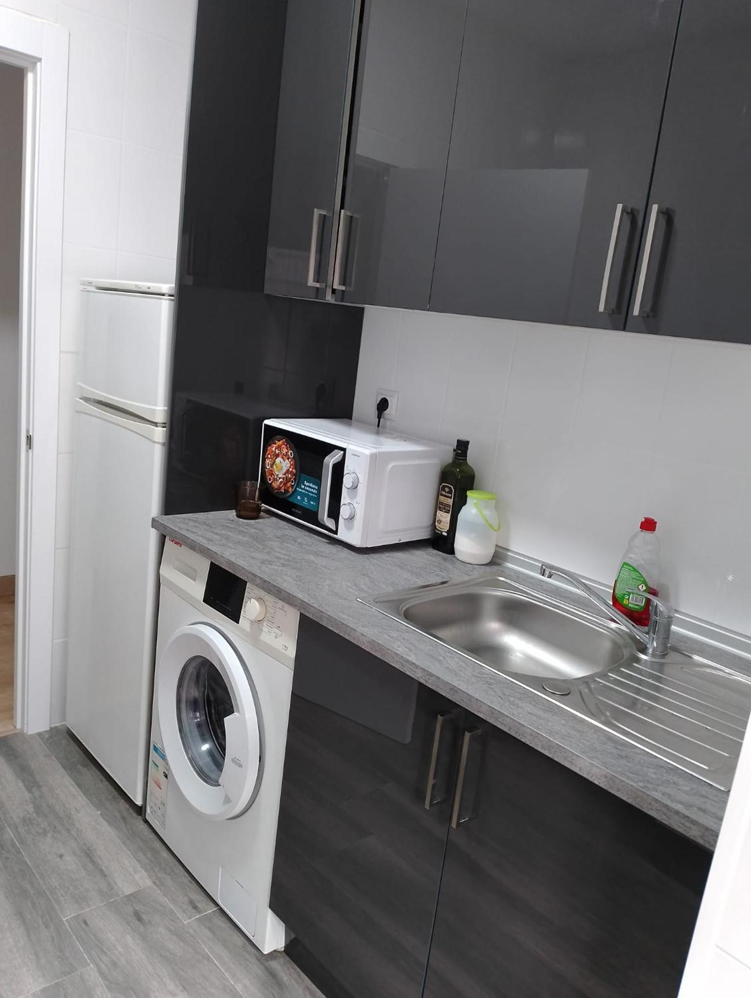 Habitacion En Piso Compartido Madrid Buitenkant foto