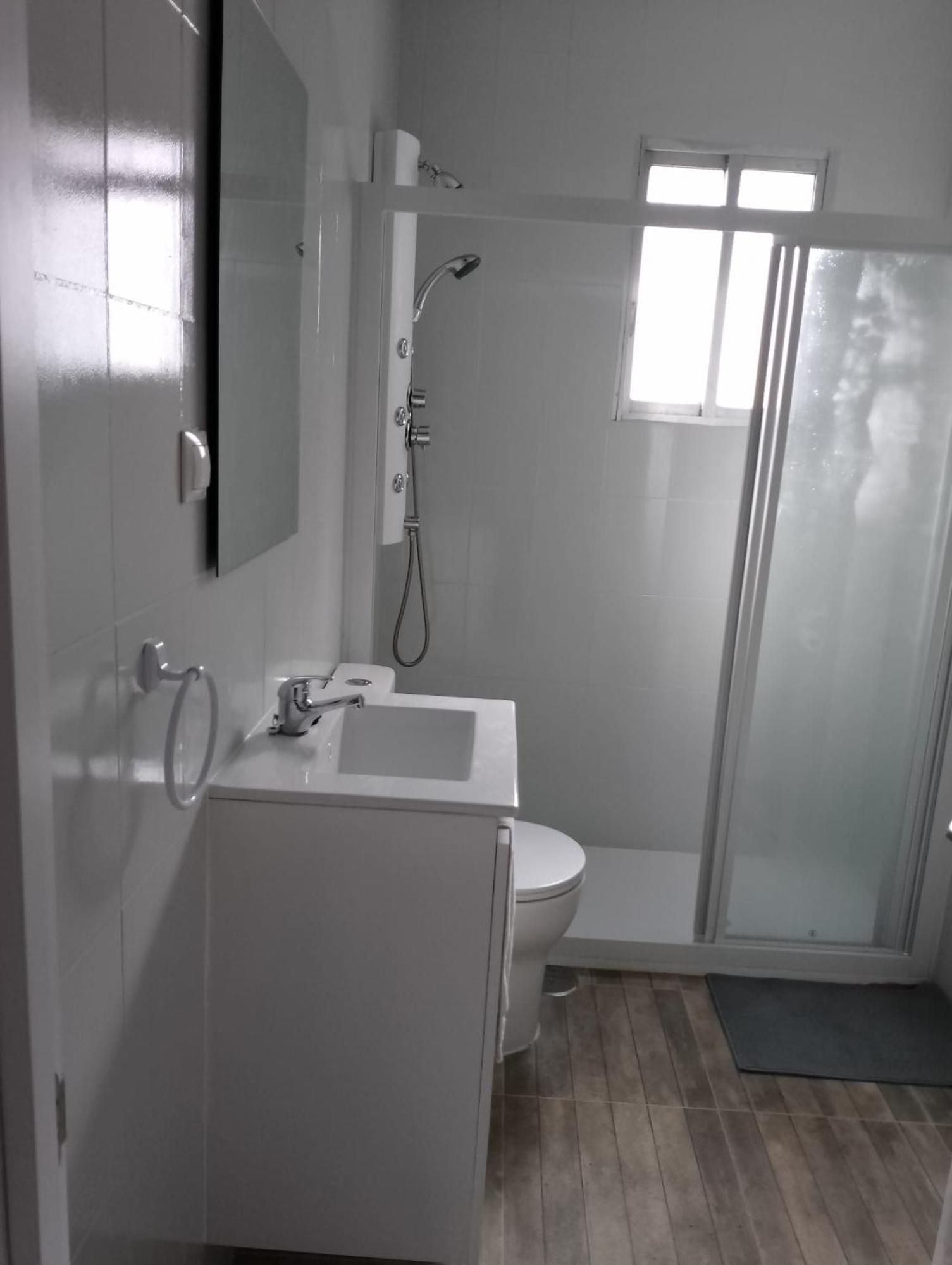 Habitacion En Piso Compartido Madrid Buitenkant foto