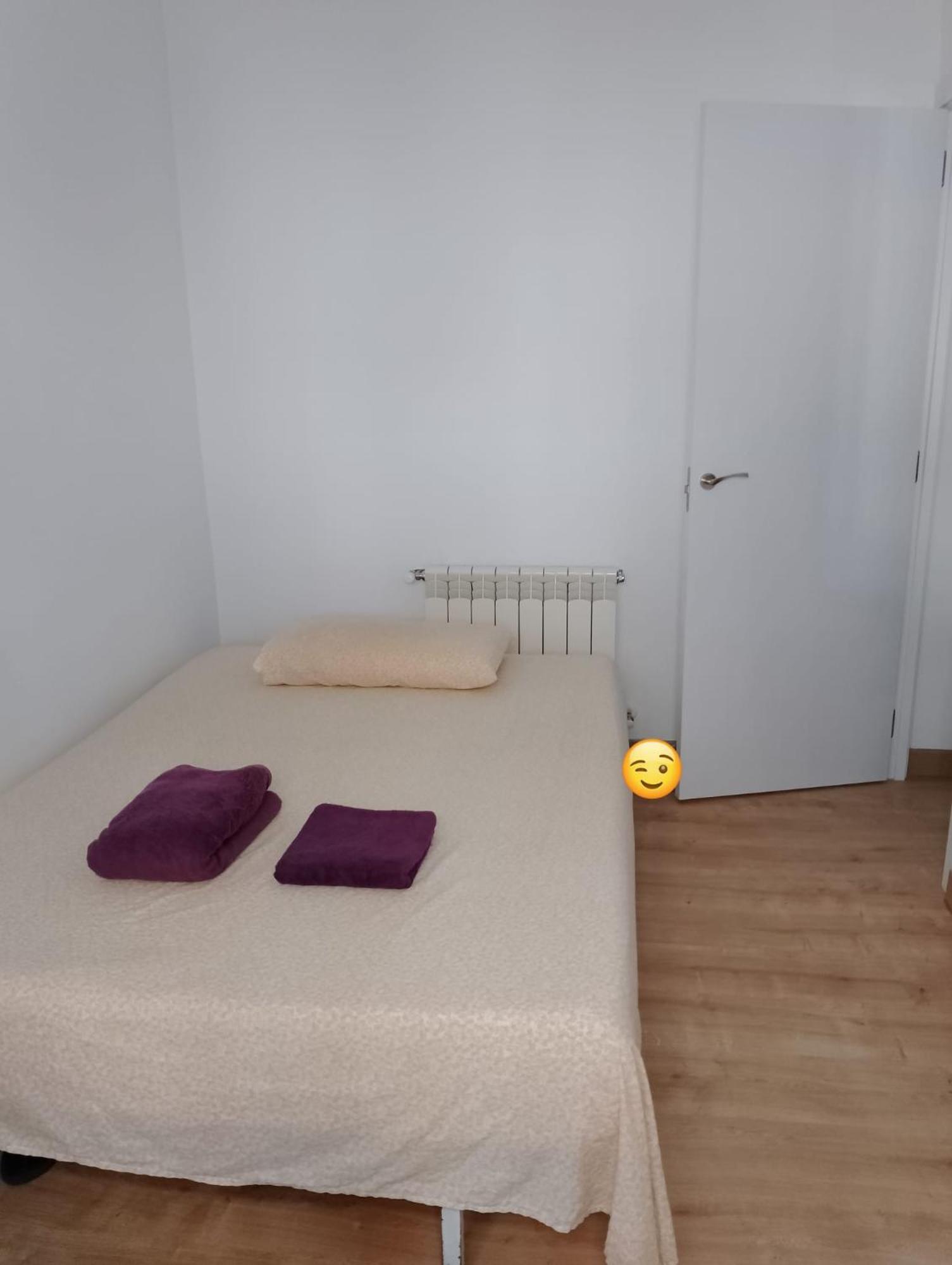 Habitacion En Piso Compartido Madrid Buitenkant foto